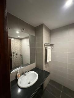 Designer 1BHK Studio-Netflix-SelfCheckin-CentralGulberg - 1