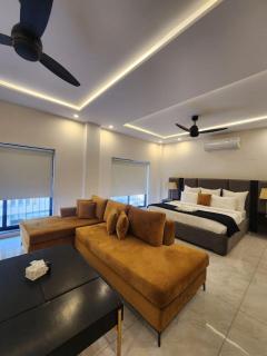 Modern Luxe Apartment-Qayyam-Netflix-Gulberg-LHR - 0