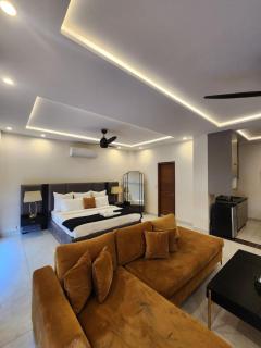 Modern Luxe Apartment-Qayyam-Netflix-Gulberg-LHR - 9