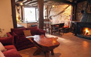 Charming House in Villasur de Herreros with Lake View - 0