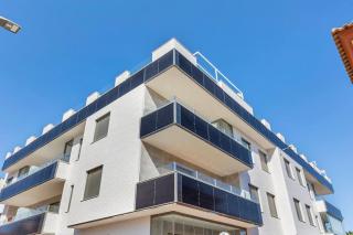 Bright 3BR with Rooftop Pool BBQ 500m from Beach - 2