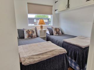 67 Broadside Holiday Chalet near Broads & Beaches - Stalham - 1