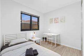 Professional Single Room 9 Walk to Curtin Uni - 0