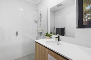 Professional Single Room 9 Walk to Curtin Uni - 7