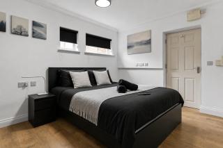 Modern Nottingham Studio - 11 - 9
