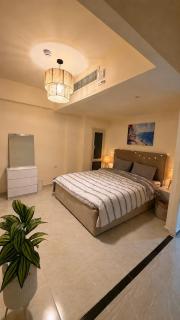 1 BDR Pool Front Cozy Apartment - 2