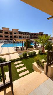 1 BDR Pool Front Cozy Apartment - 9