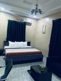 Larrydam hotel - 1