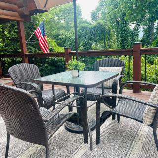 Blue Ridge Cozy Cabin King Bed Hot Tub & Dog Friendly - 9