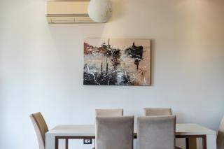 City Lights Apartment 2BR with Balcony by PikHost - 2