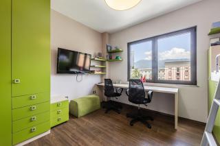 City Lights Apartment 2BR with Balcony by PikHost - 1