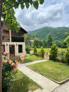 Red Roofs - 6
