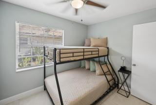 Modern Fully Furnished 3BR 2BA Orlando Home Near UCF Downtown Hospitals Disney and MCO with Free WiFi Garage Private Backyard Perfect for Families Business Travelers Vacation and Extended Stays - 6