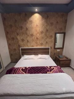 hotel happy ending - 2