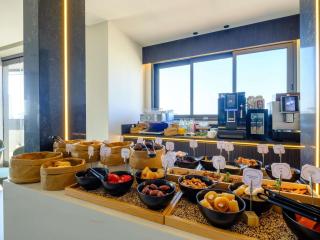 Mercure Larnaca Finikoudes Beach - 9