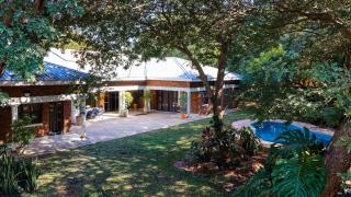 Cosmo Guest House - 9