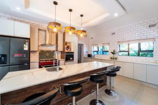 Cosmo Guest House - 8