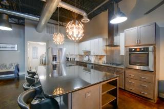 Industrial Dtwn Roanoke Loft w/ Private Hot Tub - 6