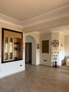 Private Detached House with Parking - Near Center - 1