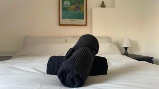 Cosy 2 Bed House 15-Min Walk to City - 7