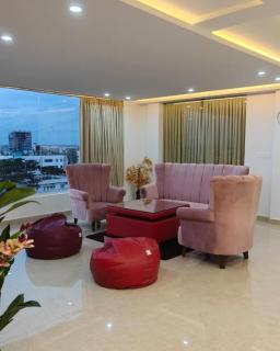 SkyView Luxury Penthouse - 5
