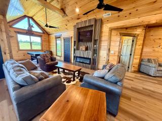 Lake Retreat Near Douglas Lake Community Pool - 3