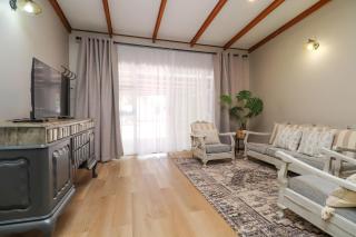 Nestled Inn - 9