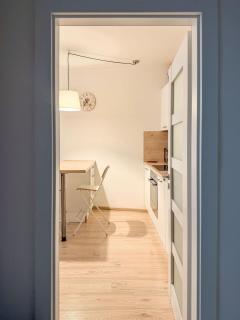 Quiet Apartment Near Main Station - 3