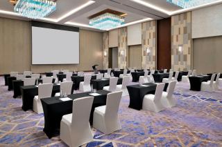 Holiday Inn Dubai Al-Maktoum Airport by IHG - 1
