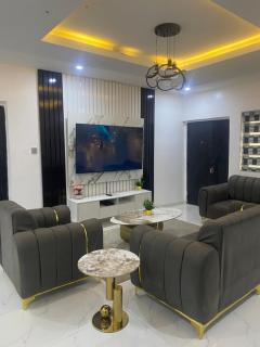 White House Apartments - 4
