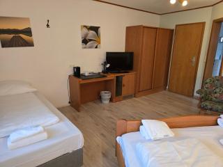 Hotel Zur Buche 24h Check-in, Free - 2