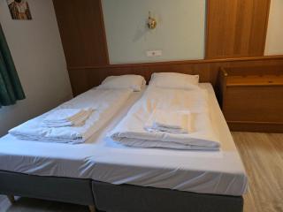 Hotel Zur Buche 24h Check-in, Free - 2