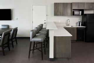 Holiday Inn & Suites Philadelphia W - Drexel Hill by IHG - 6