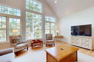 Lakefront Luxury Dock Game Room & Screened Porch - 6