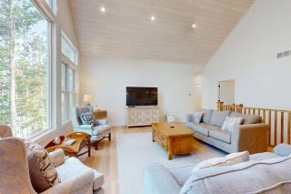 Lakefront Luxury Dock Game Room & Screened Porch - 3