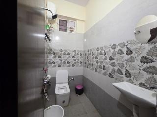 Stylish 2BHK Near Wipro, DLF ,ISB - 3