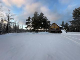 Cozy Log Home, Best Location! - 6