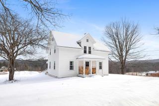Vermont Farmhouse Escape Near Okemo - 5