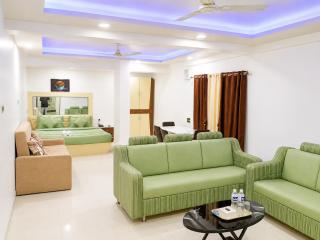 Hotel The Kailash Elite - 2