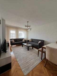 Studio Sunny Hill Apartment - 0
