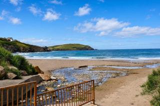 Sandy Toes New 2026 Stylish 2Bed Steps from Beach - 0