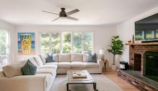Quahog Cottage- Full Home with a private yard - 3