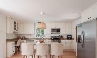 Quahog Cottage- Full Home with a private yard - 2
