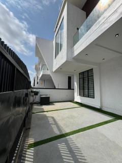 Danjo short let - 2