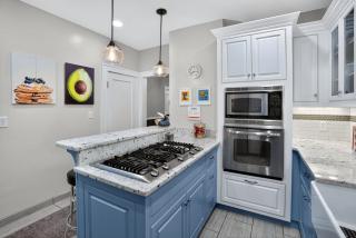 The Cherry St House|Dog Friendly |Sleeps 10 |Near MSU - 3
