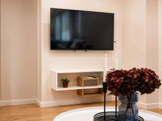 Matisse No12 - Luxury One Bedroom Apartment With Parking - 3