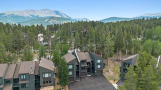 Ski In Out Townhome with Hot Tub and Lovely Mtn Views - 6