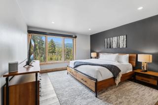 Ski In Out Townhome with Hot Tub and Lovely Mtn Views - 7