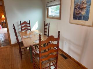 Mount Hope Bay Cottage - 4