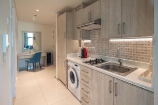 Beachside Bliss: Stylish New Studio at Seven Palm - 2